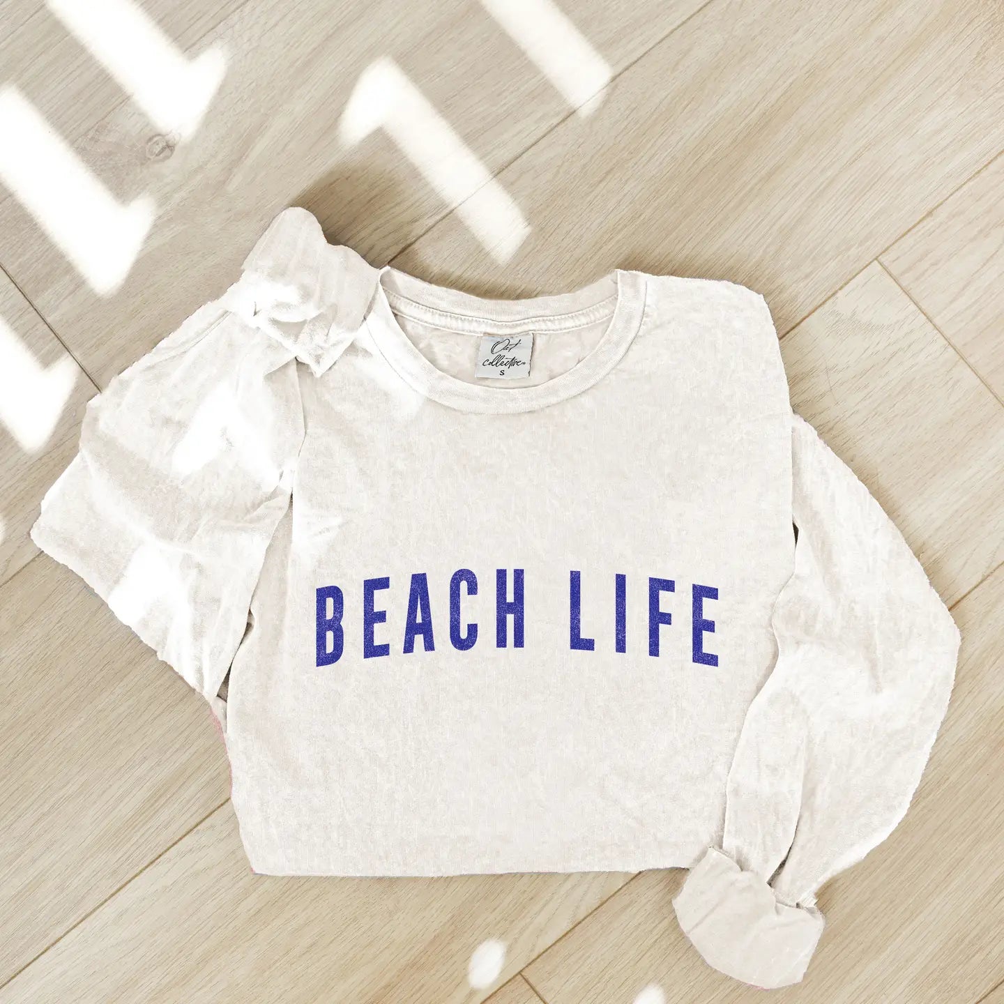 BEACH LIFE Mineral Washed Graphic Top