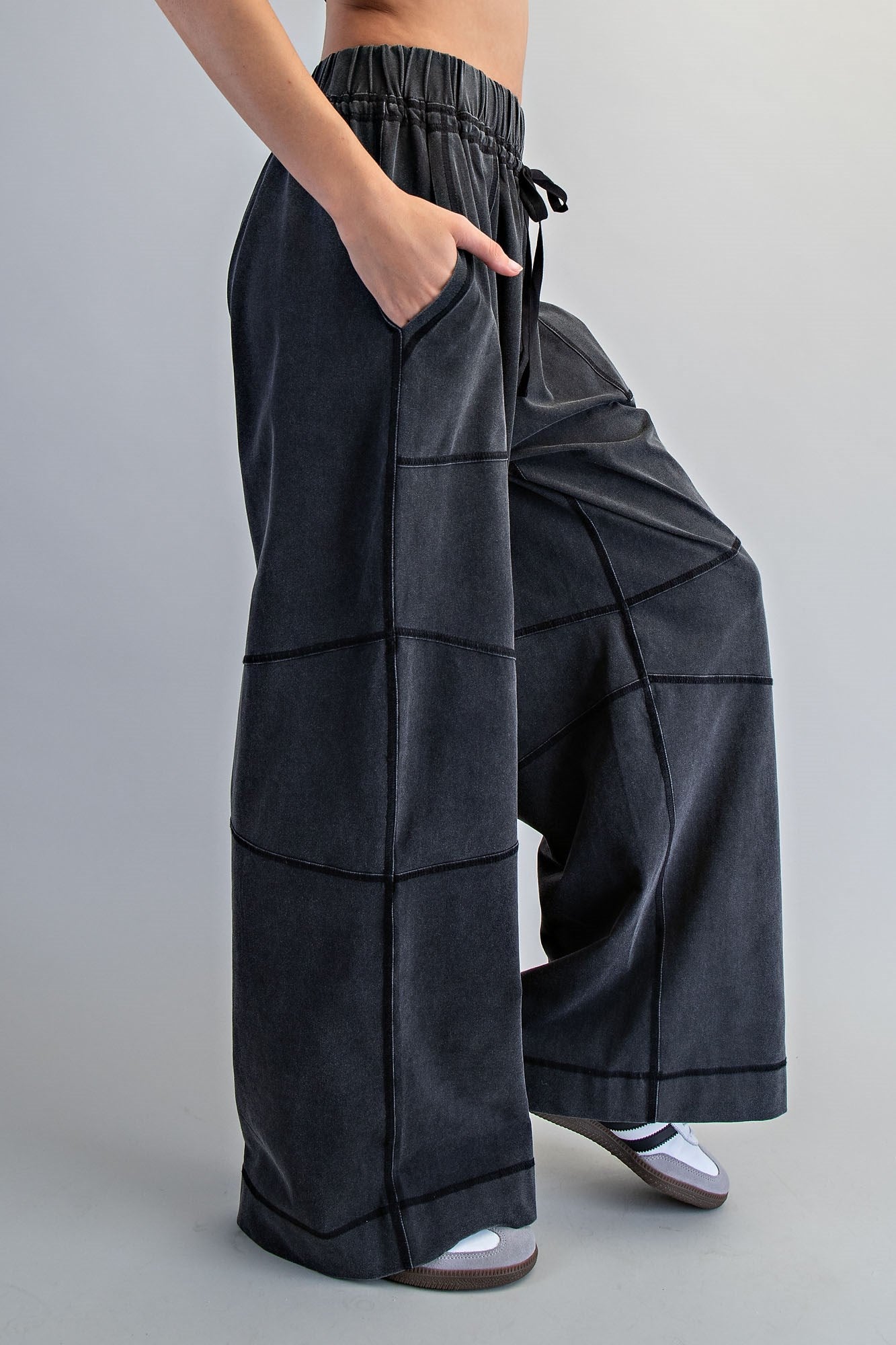 Exposed Seam Wide Leg Pants