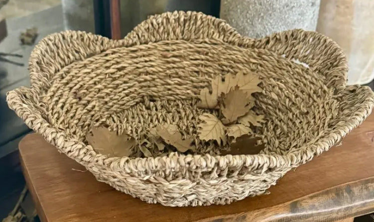 Round Scallop Seagrass Basket