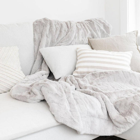 Plush Faux Fur Throw (50x60")