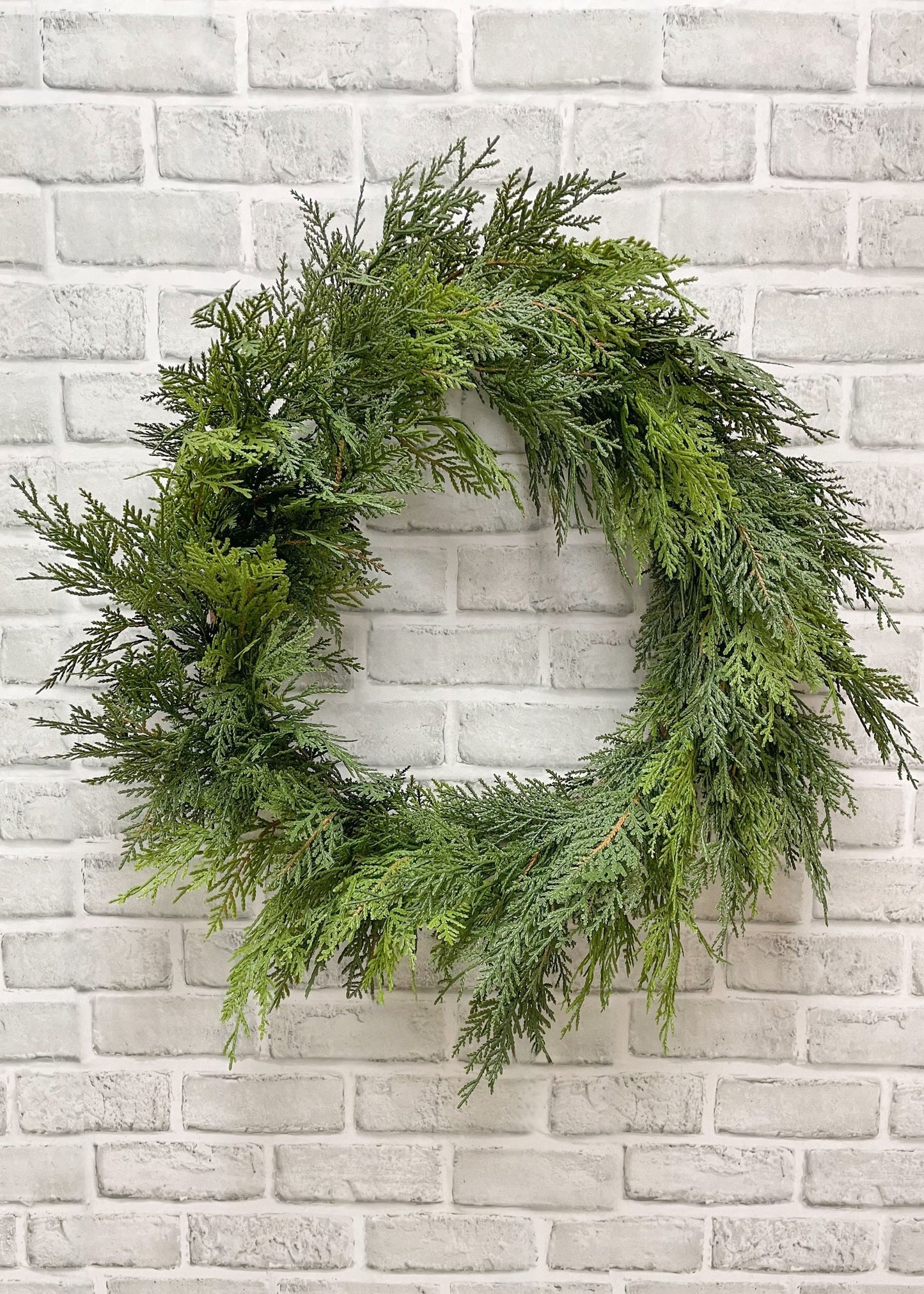 Fresh Touch Northern White Cedar Wreath