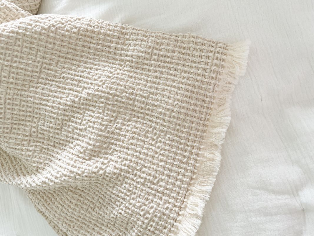 IVORY/ TAUPE COTTON WAFFLE BED BLANKET