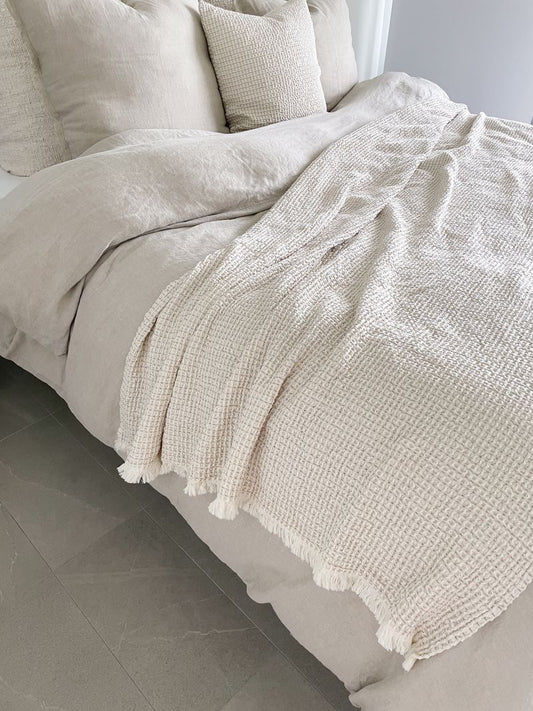 IVORY/ TAUPE COTTON WAFFLE BED BLANKET