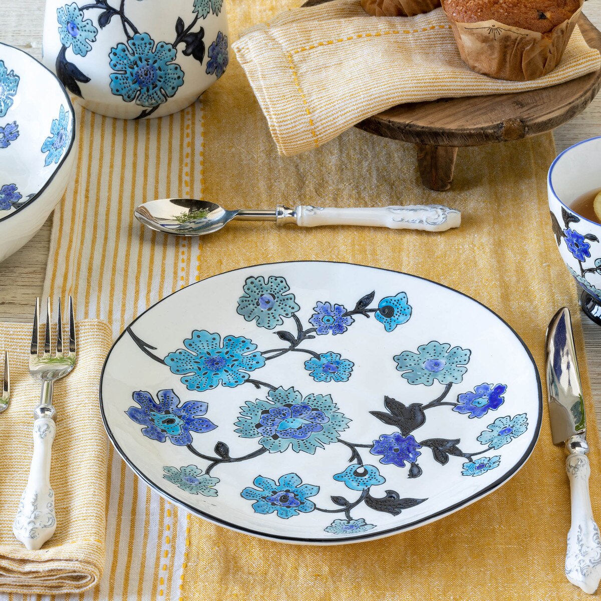 Periwinkle Vine Pattern Dessert Plate