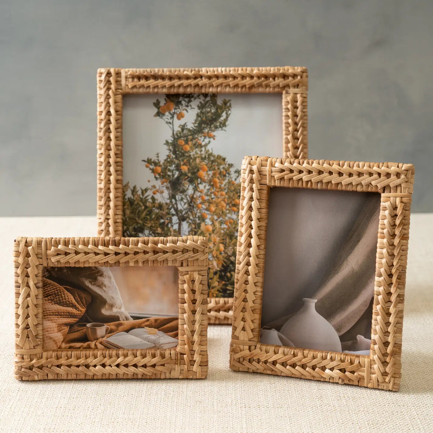 Modern Rattan Photo Frame-(4 x 6 in)